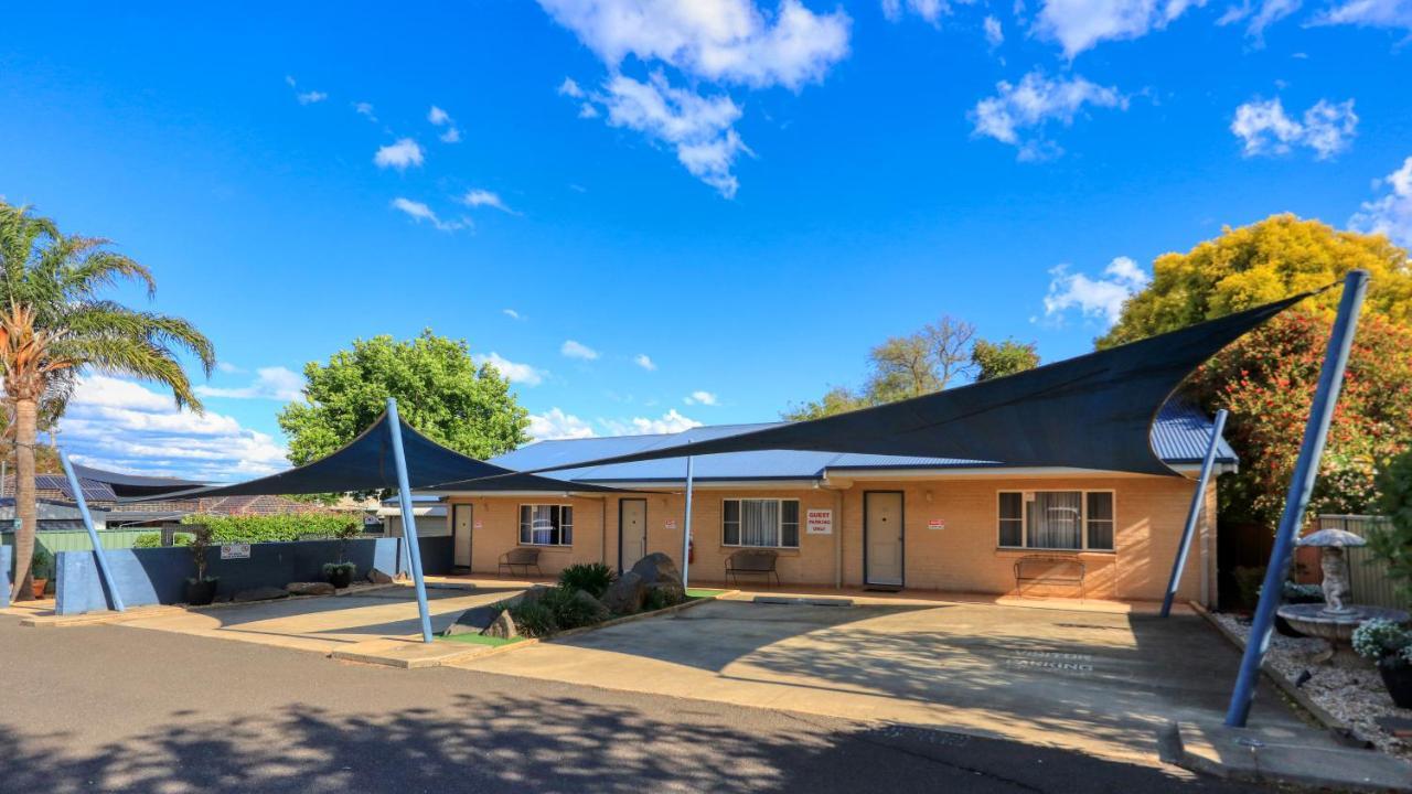 Edward Parry Motel And Apartments Tamworth Exterior photo