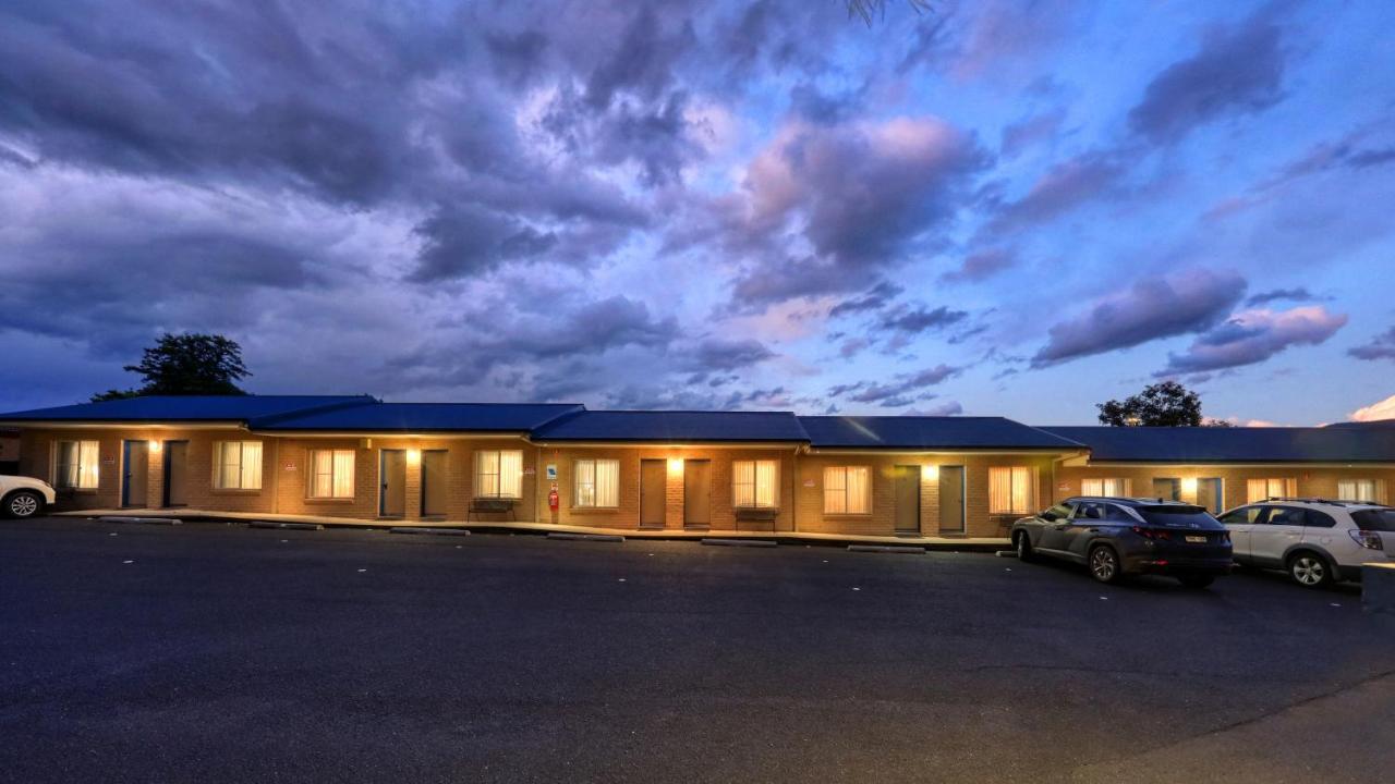 Edward Parry Motel And Apartments Tamworth Exterior photo