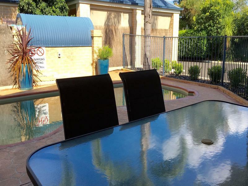 Edward Parry Motel And Apartments Tamworth Exterior photo